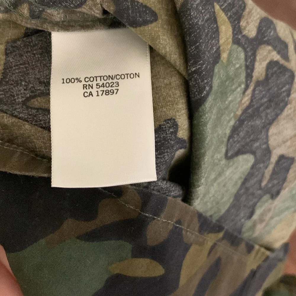 Men’s Banana Republic camo button down